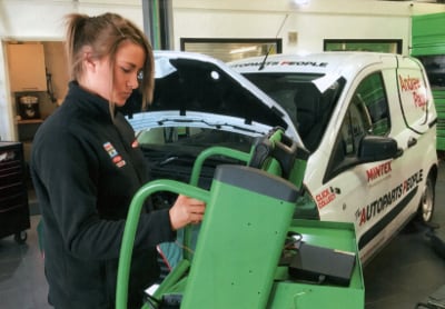 Lois is a qualified Light Vehicle Technician in Lincoln